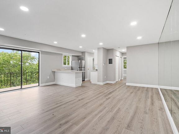 2nd image of 438 N Armistead St APT 303