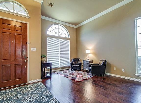 3rd image of 2624 Halsey Dr