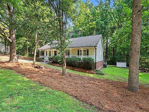 3rd image of 107 Cherry Ct