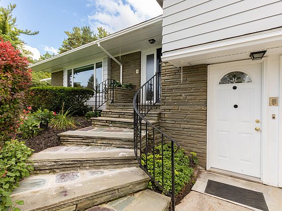 3rd image of 6008 Sewickley Dr