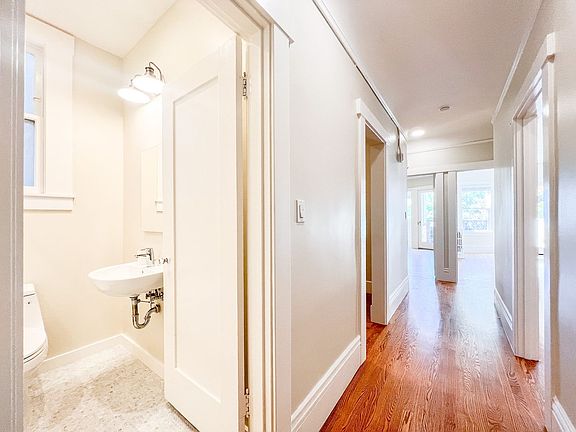 3rd image of 3255 Sacramento St APT 1