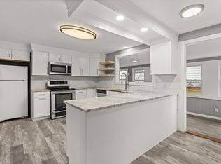 31 6th St #A, Dover, NH 03820