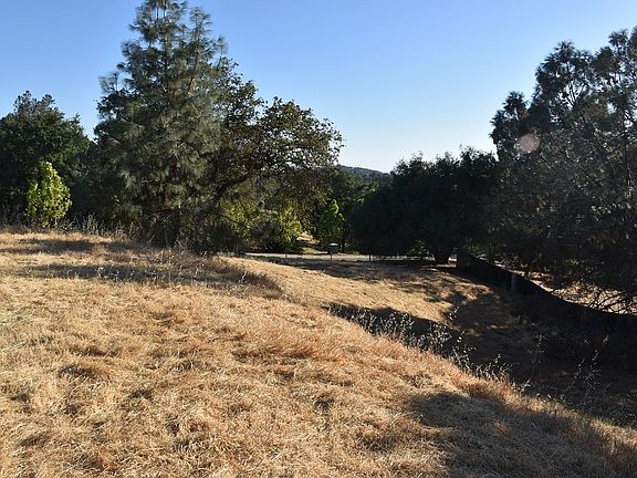 3rd image of 701 Tyler Dr