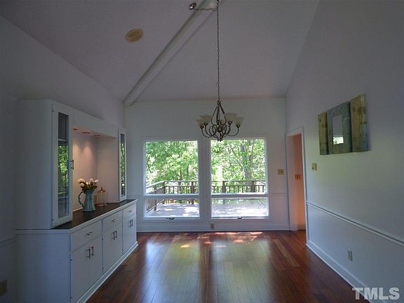 4th image of 109 Derby Ln