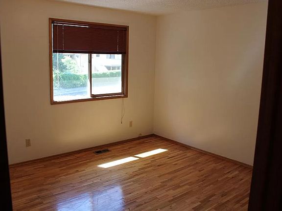 5th image of 1815 NW Turner Dr #A