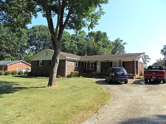 2nd image of 124 Clifton St