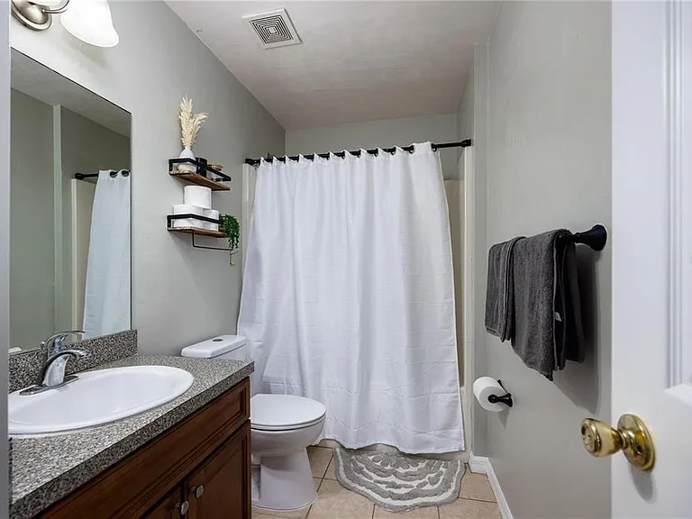 1608 NE 45th Pl — Photo 19