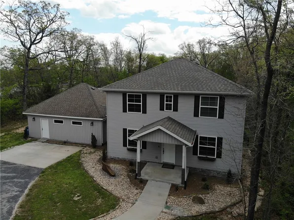 109 11th Ave SE, Gravette, AR 72736