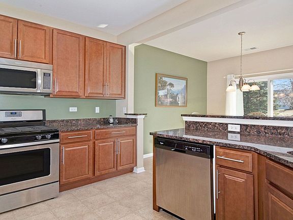 4th image of 743 Pleasant Dr