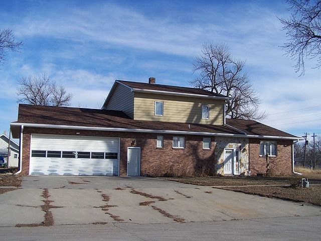 101 S 4th St Plainview