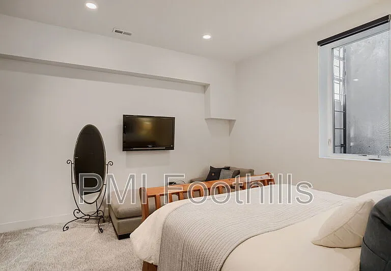 2740 Hazel Ct — Photo 26