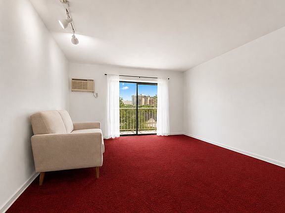 2nd image of 245 Anderson St APT 4C