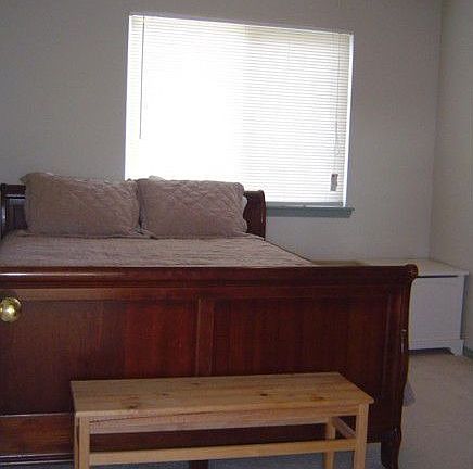 5th image of 807 124th Ct NE