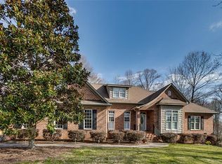145 Savannah Ct, Kernersville, NC 27284