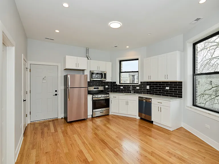 4220 S Calumet Ave #1 — Photo 7