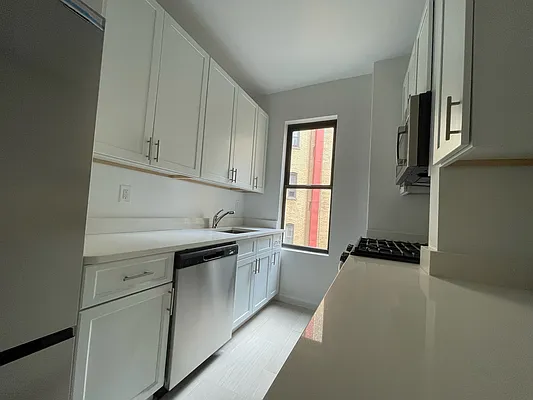 Rented by Oxford Property Group | media 19