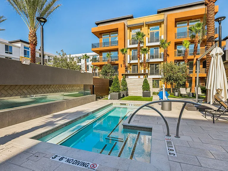 Aspire at Flamingo Grand — Photo 28
