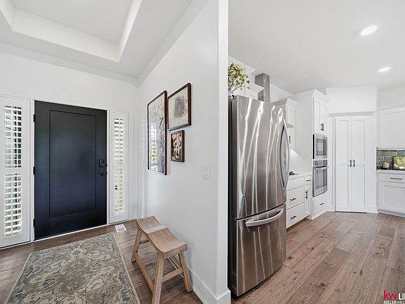 3rd image of 10902 Portage Dr
