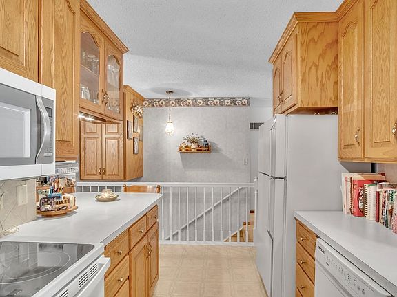 2nd image of 707 Crescent Dr