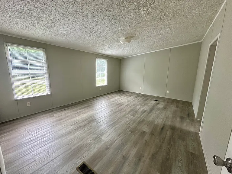 351 Keener Rd — Photo 6