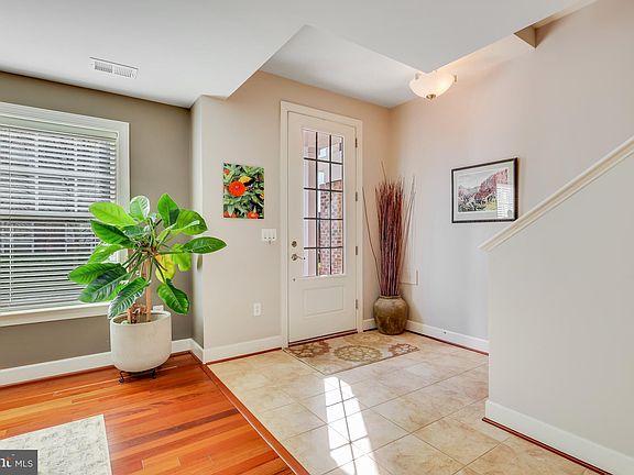 5th image of 139 Anthem Ave