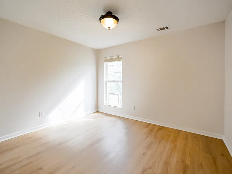 1570 Swan Valley Ct — Photo 24