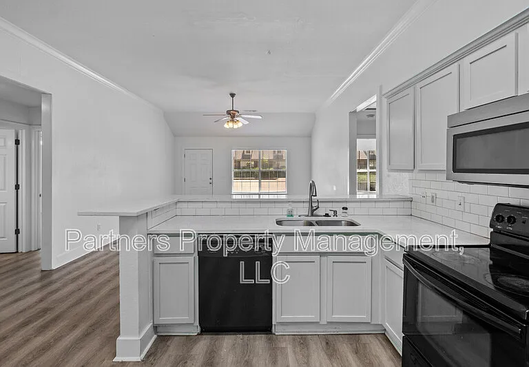 1174 W Hendrix St — Photo 10