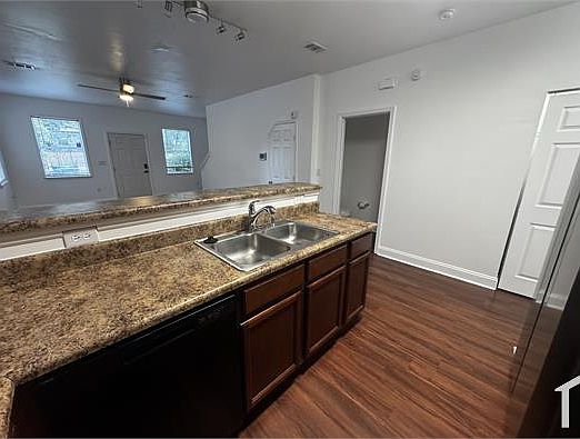 3rd image of 102 White Dr