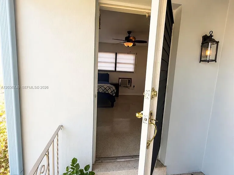3202 Pierce St — Photo 2