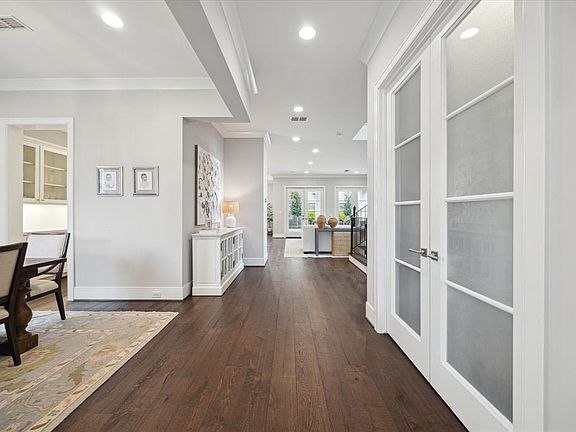 3rd image of 2401 Briarhurst Drive