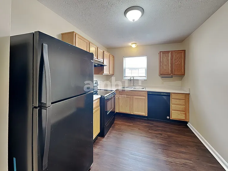 8103 Chesterhill Ln — Photo 4
