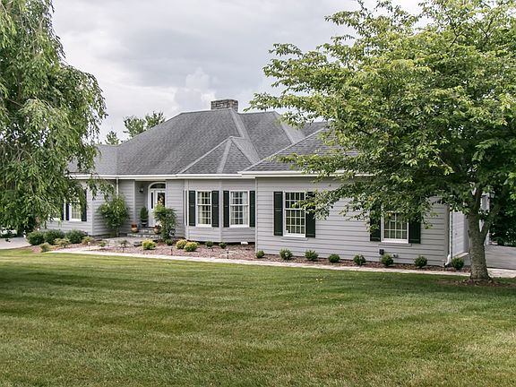 2nd image of 360 Oakmont Dr