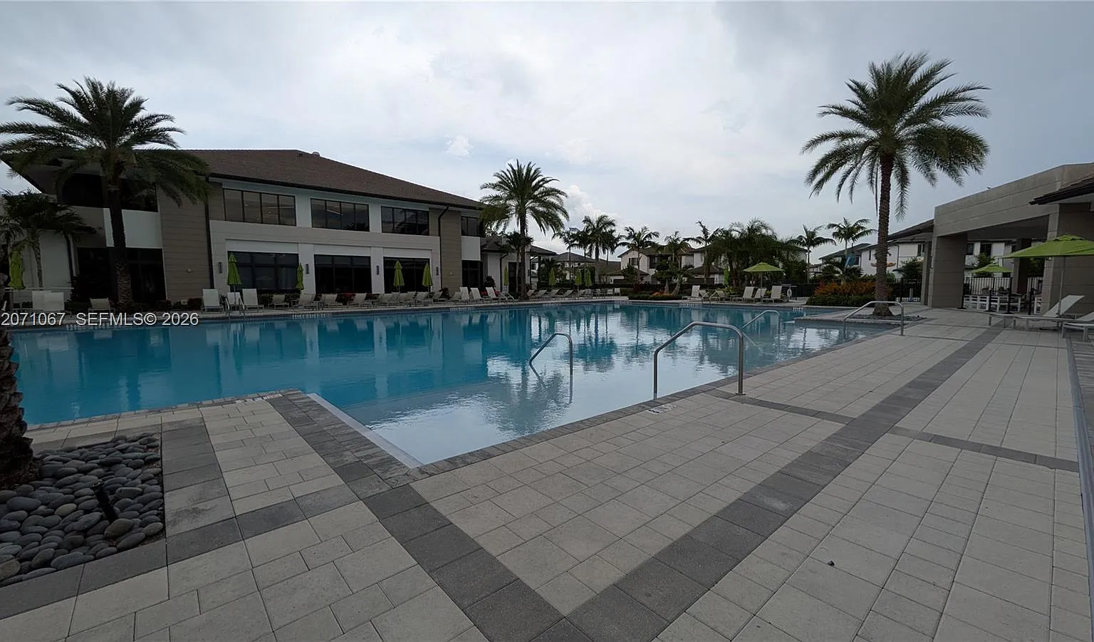 Downtown Doral South Phas — Photo 1