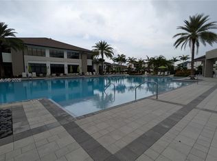 8001 NW 41st St #F-204, Doral, FL 33166