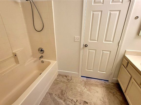 4th image of 3930 Starfield Ln