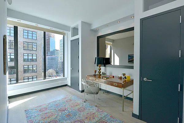 Sold by Prime Manhattan | media 24