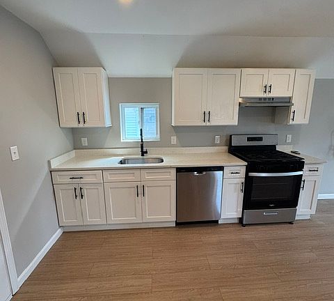 2nd image of 31 Hicks St #2