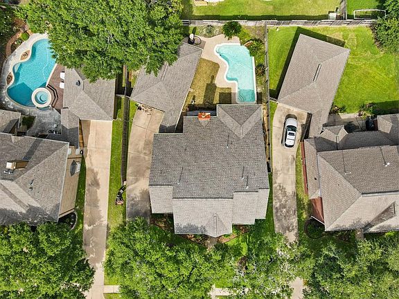 3rd image of 3303 Quiet Lake Dr