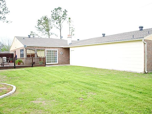 2nd image of 5534 Thornwood Cir