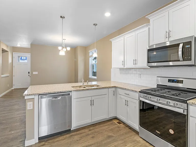 827 N Quatar St — Photo 9