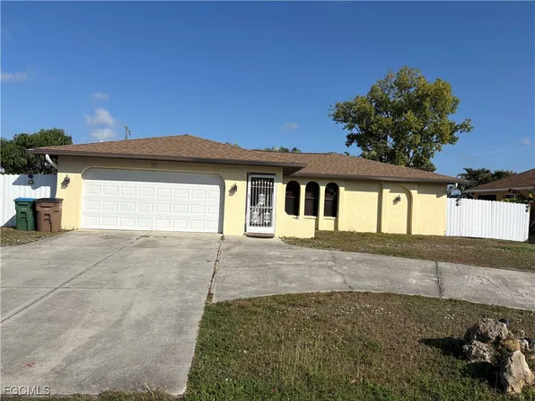 121 SW Trafalgar Pkwy, Cape Coral, FL 33991