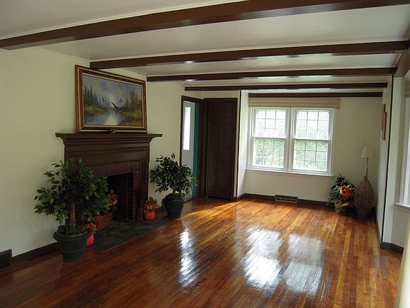 Living Room w/Fireplace