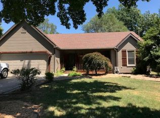 1564 S Fremont Ave, Springfield, MO 65804
