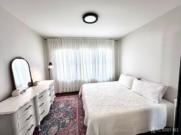 2nd image of 139 Sylvan Ave Floor 1