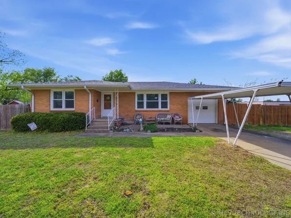 318 N 18th St, Collinsville, OK 74021