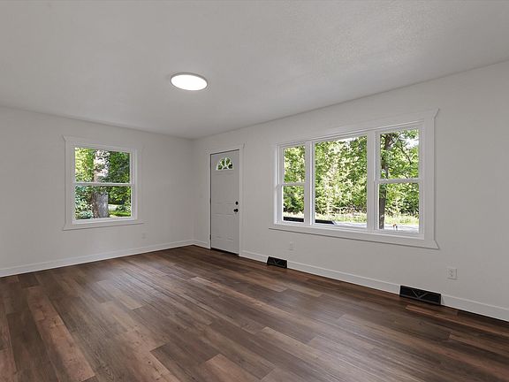 5th image of 21638 Sandy Dr