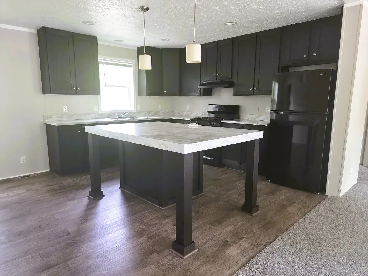 3 bed, 1344 sqft, $1,179 — Photo 2