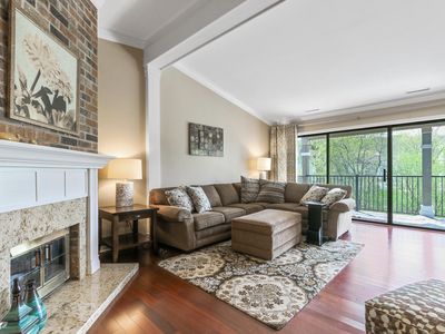 17 Abbey Villa Cir #F, Fontana, WI, 53125