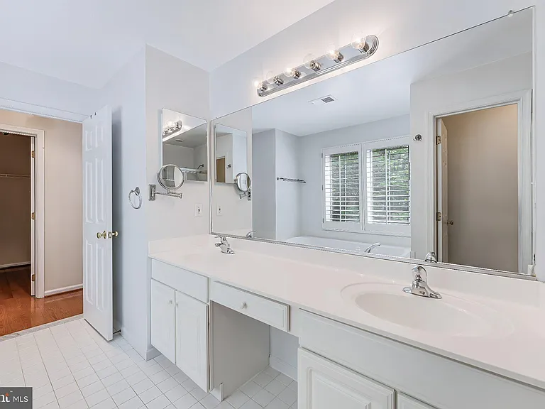 11485 Waterhaven Ct — Photo 52