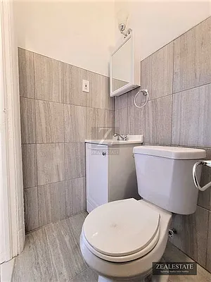 Rented by ZealEstate Group Inc | media 32